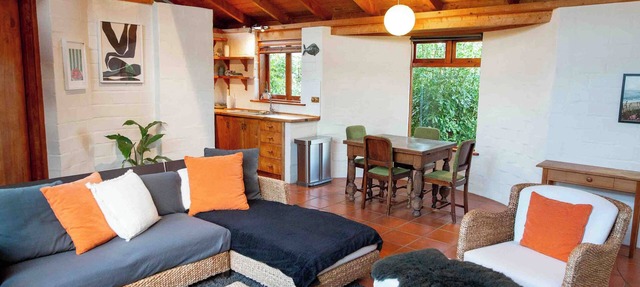 Tairua Earth House Retreat