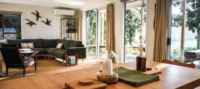 Tarawera Lakehouse - Waterfront with Sauna, Jetty, Boat House & Espresso Machine