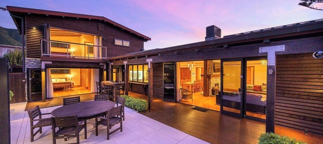 Tata Tides Beach Front Retreat - Golden Bay at its finest