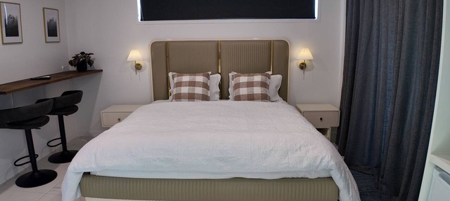 Taupō Premium Retreat | Private Spa, Ensuite & BBQ