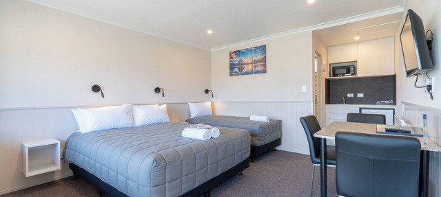 Te Anau Top 10 Holiday Park