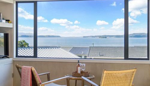 The Bay House - Matakana Holiday Home