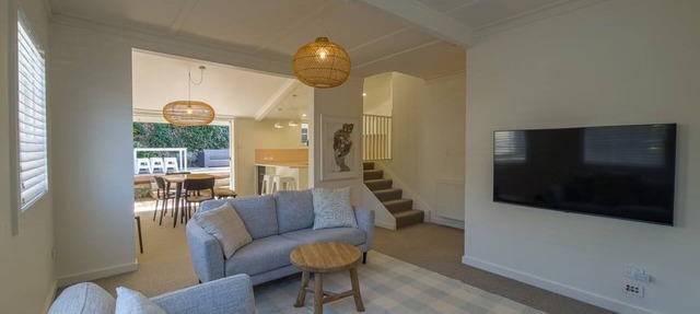 The Dolls House - Boutique Bluff Hill Cottage