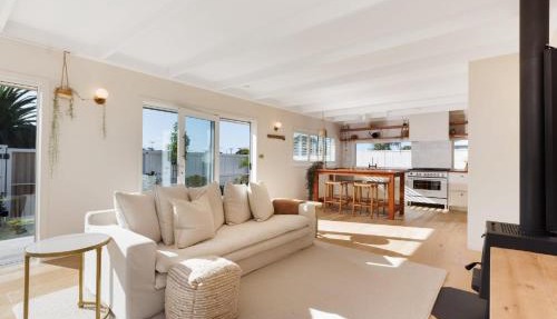 The Endless Summer Home - Beach and Town Location