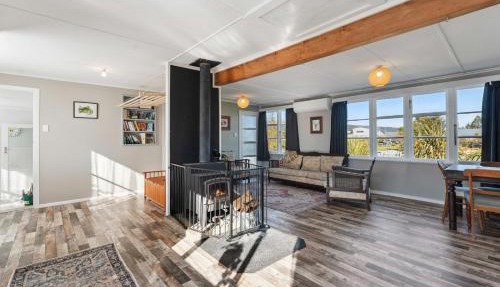 The Flax Cottage - National Park Holiday Home