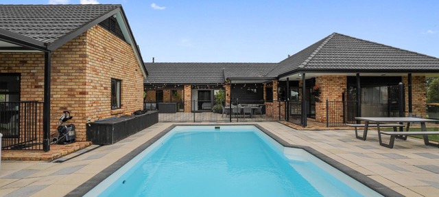 The Games Room - 2 Bedroom 1 Bathroom, Shared use of Pool & Spa