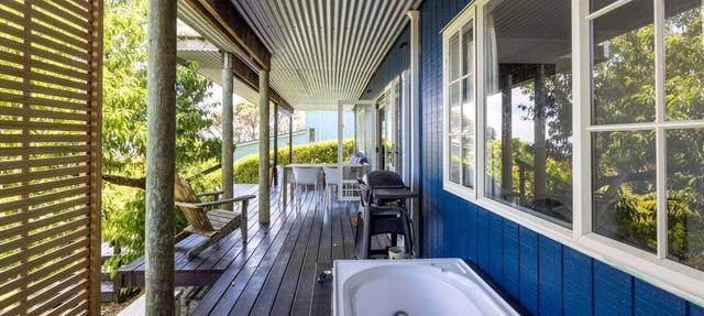 The Garden Room by Waiheke Pure - Stunning sea views, walk to main town, relax among nature