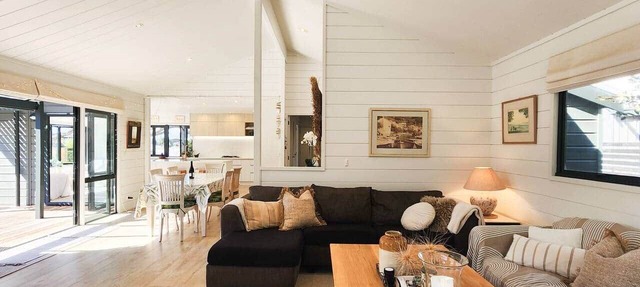 The Heart of Hahei, a modern and central home only steps away from shops/beach