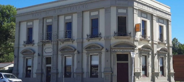 The historical Bank house 4
