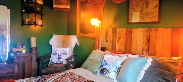 The Hobbit Room - Blue Spur Farmstay, Hokitika. Sleep like a hobbit!