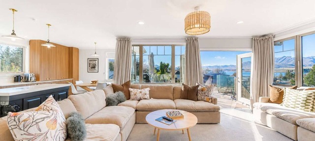 The Horizon | Lake Tekapo Views | 3BR + BBQ