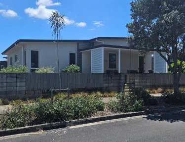 The Kiwi Beach Retreat