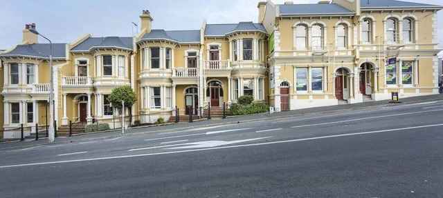 The Library House - Luxury Townhouse