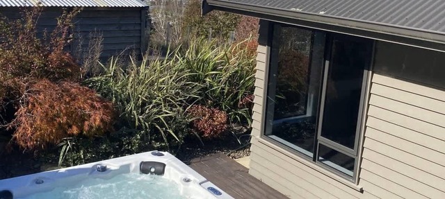 The Lookout - Rotorua Views, Spa Pool, Sleeps 7
