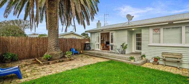 The Remodelling Room - Mount Maunganui Cottage