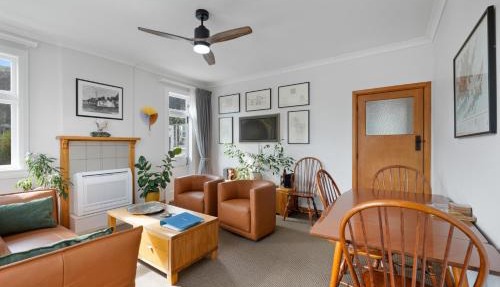 The Signal - Stylish Deco Apt with Deck and Marina View