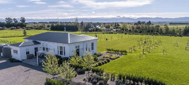 The White House, Martinborough
