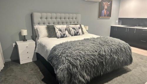 Thornton Hideaway Private Standalone Retreat, Walk to Cambridge Town Centre