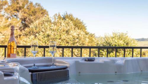 Tio Point - Clevedon Family Getaway