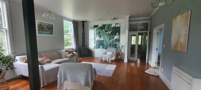 Tōmairangi Homestead - Relocated semi-rural villa