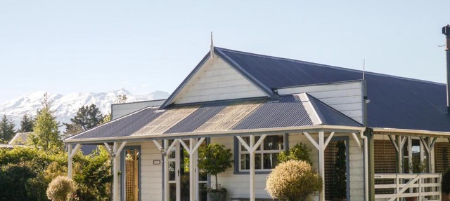 Tongariro Crossing Lodge