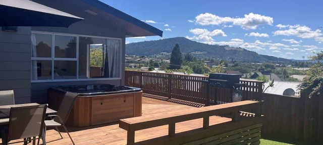 Top Spot - Spa Pool, EV Charger, Sleeps 6