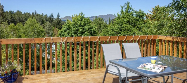 TORQUAY TREASURE, pet friendly, with a garden in Hanmer Springs