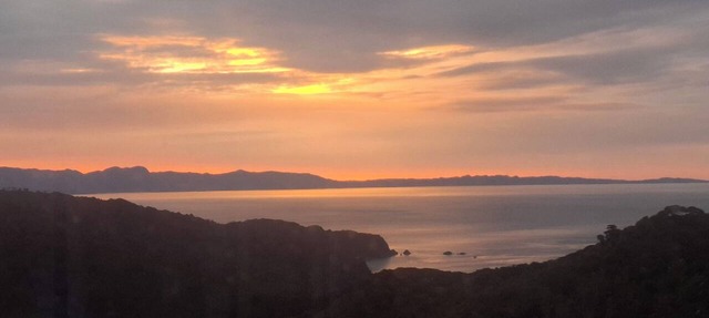 Totaranui Accommodation Chalet One 7km from beach. Abel Tasman National Park