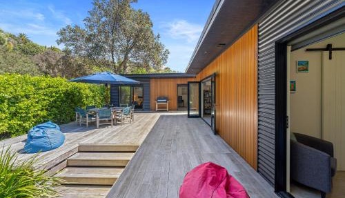 Tranquil Escape - Waihi Beach Holiday Home