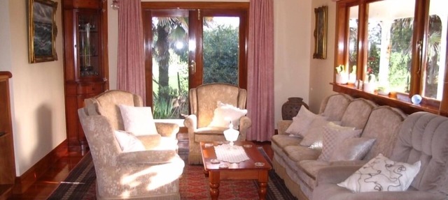 Tranquil Farmhouse Getaway - 10 Min Drive to Town