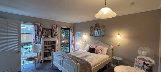 Tudor Manor Bed & Breakfast