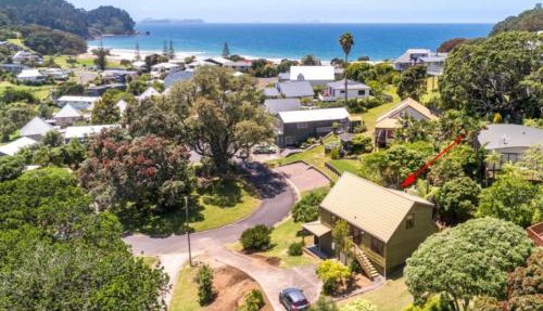 Tuis Grove - Onemana Holiday Home
