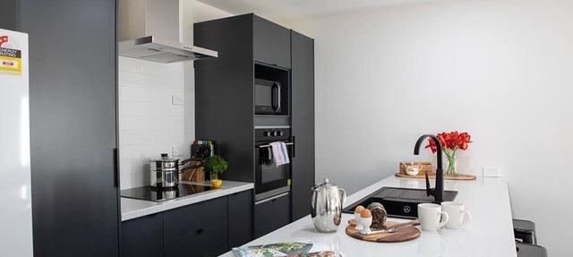 Twin Camellias - Redwoods, Modern, Sleeps 6