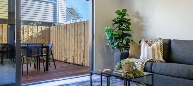 Urban Gated Townhouse - Patio + Parking w/EV