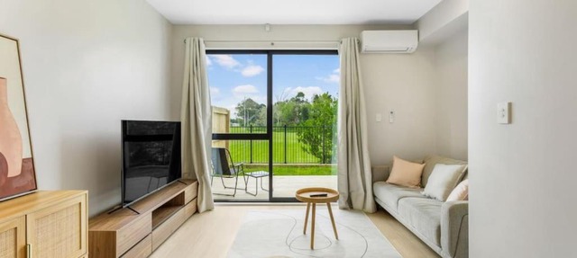 Urban Glow Townhouse with parking