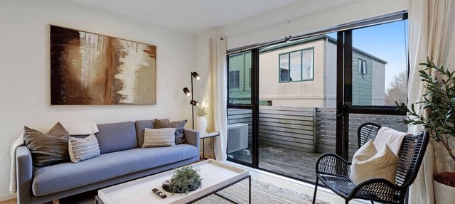 Vibrant Family 2BR Townhouse with Air-Con and Deck