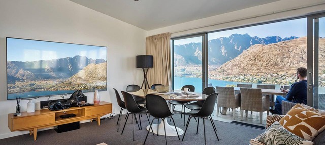Views on Goldrush, Lake Views, BBQ, Free Parking