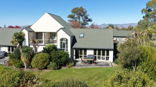 Vineyard View - Blenheim Holiday Home