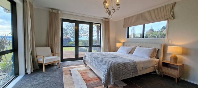 Wai Ata Lakeside Retreat - Holiday Home