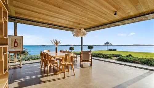 Waiheke Island Coastal Retreat