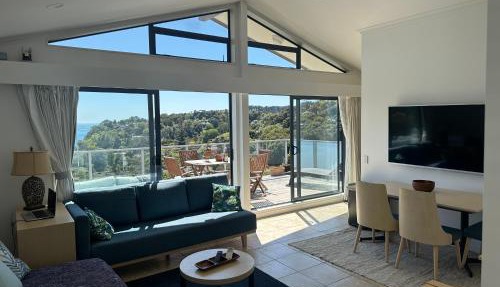 Waiheke Island-Palm Breeze 1 Double Bedroom Seaview 95m Apartment, Traveller Award Winner 2026