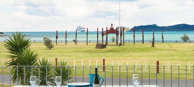 Waitangi Beach House