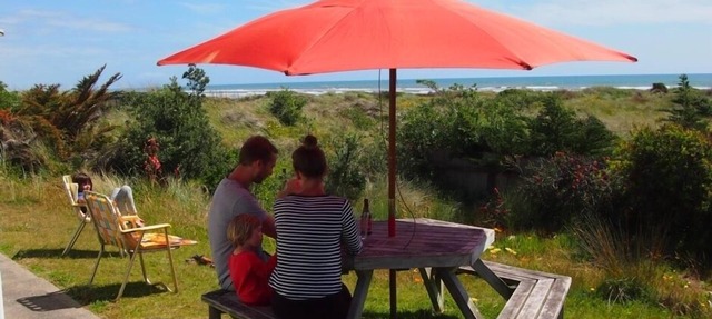 Waitarere retreat - on the dunes, panoramic sea views, minutes to the sand