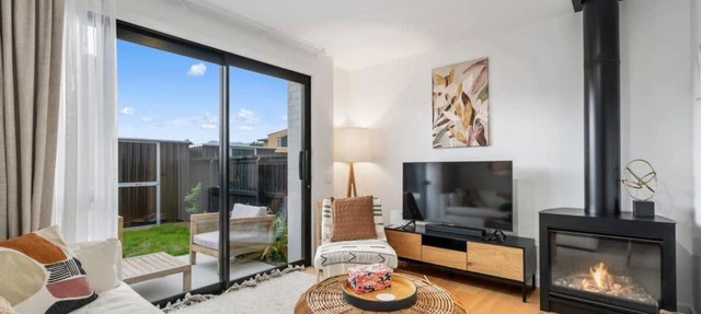 Wanaka Riverside Townhouse Retreat