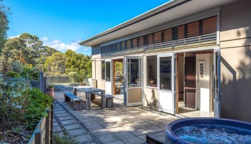 Welcome on Wilma by Waiheke Pure