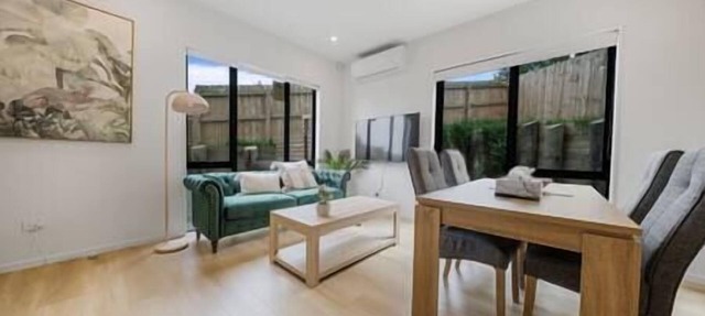 West Harbour Oasis Modern 4-Bedroom Retreat Unit E