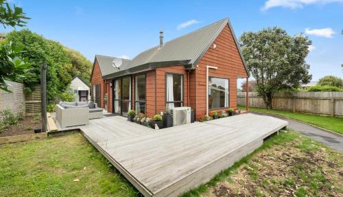 Wharerata - Otaki Beach Holiday Home