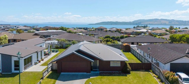 Wharewaka Retreat - comfort and excellent location near the Lakeside