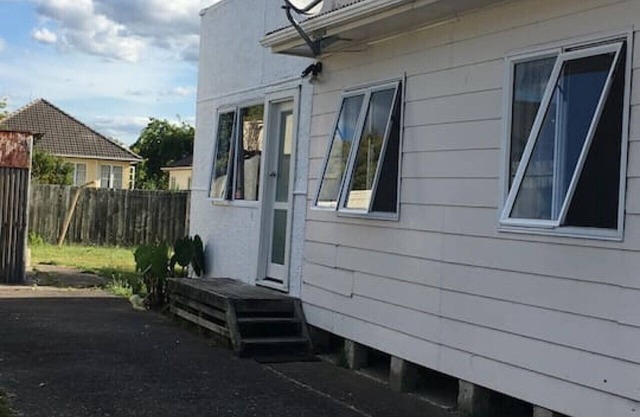 4 Beds including 2 Double Beds and 2 Sofa Beds up to 8 People, House, 22B Pererika St, Rotorua