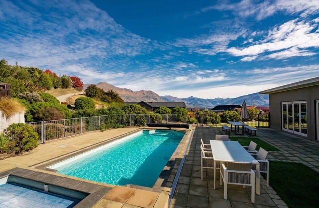 Alpine Retreat - 5 Bedroom